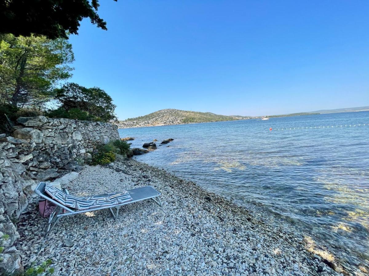 Seascape - Relaxing Beach Home, Steps From The Water! Bilice Eksteriør billede